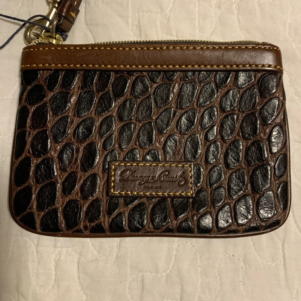 Dooney & Bourke clutch